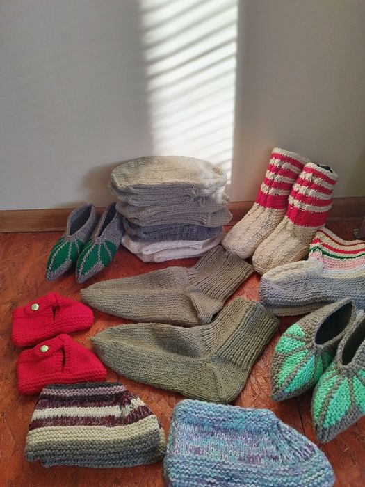 Вълнени чорапи и вълнени терлички