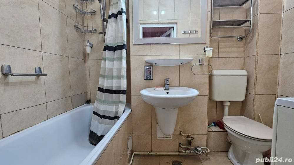 Ofer spre inchiriere apartament cu 2 camere central, zona Podgoria