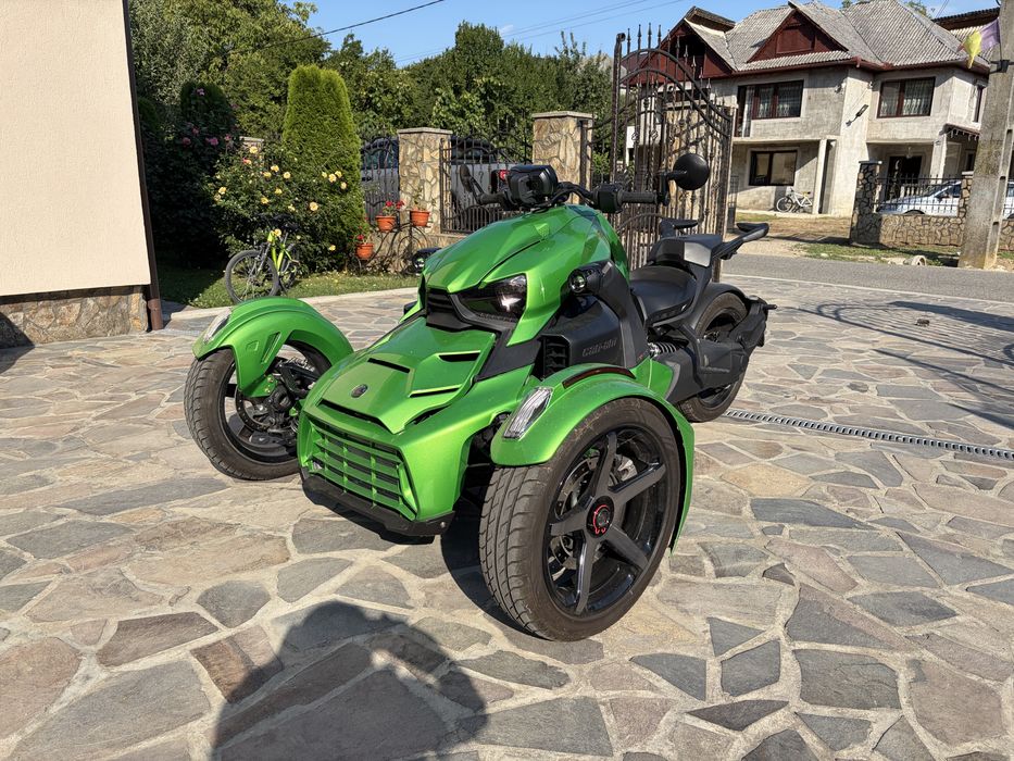 Vand Can -Am / 2024 / 4.000 km !! Automat / Nou