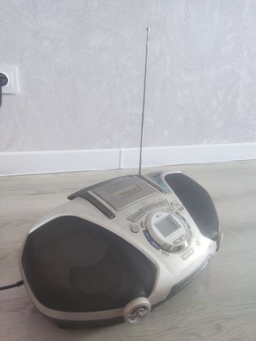 Магнитофон кассетный