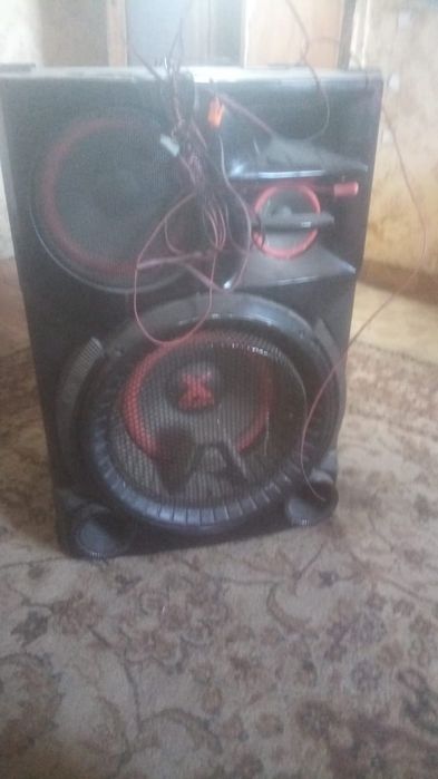 Продам колонки от аппаратуры,все рабочее