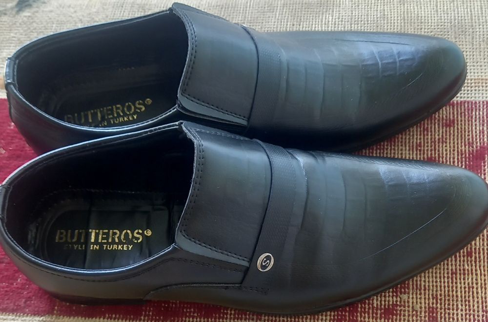 Murskoy tufli sotiladi