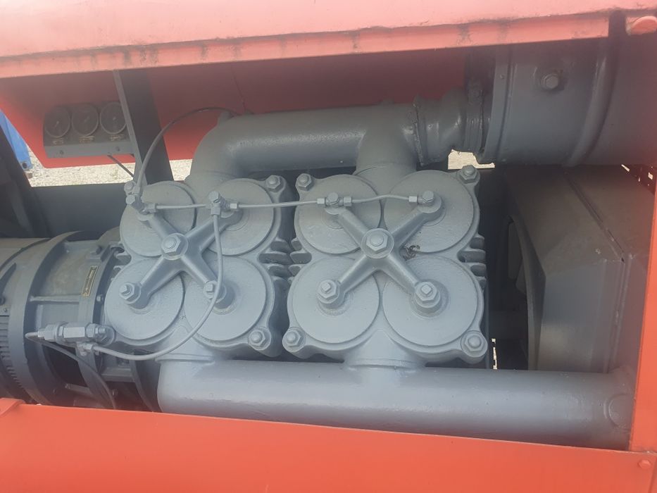 Compresor de aer electric . Tractabil  cu motor electric de 21 kw.