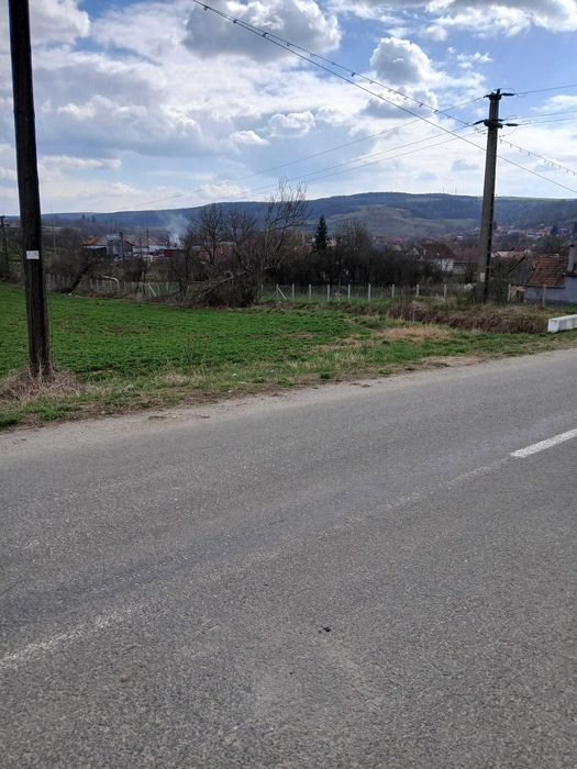 Vând doua parcele de teren