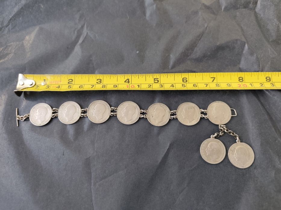 Стара гривна от сребърни Царски монети