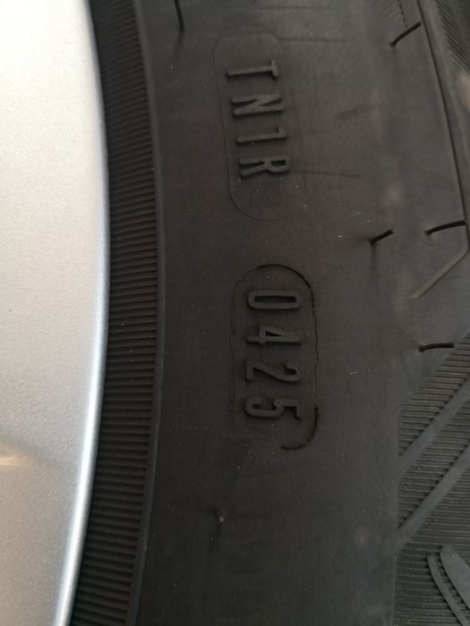 215 60 16 цола гуми като нови Goodyear dot 25