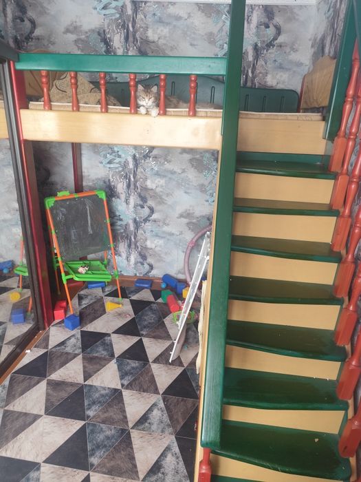 Кровать на втором этаже