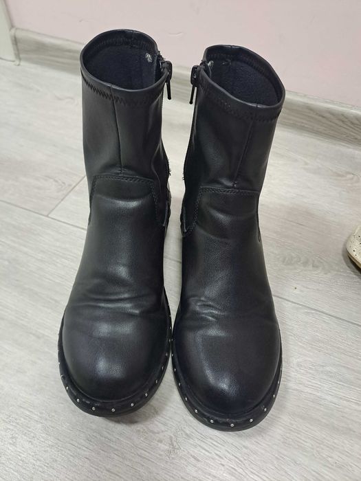 Боти за момиче Зара