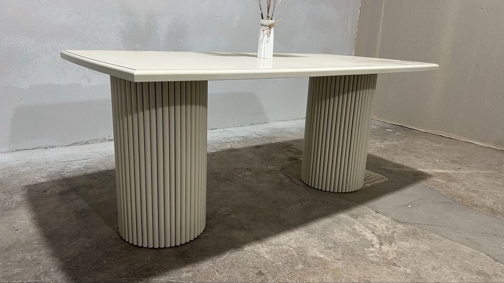 Стол крашеный слоновую кость матовый размер 170*90