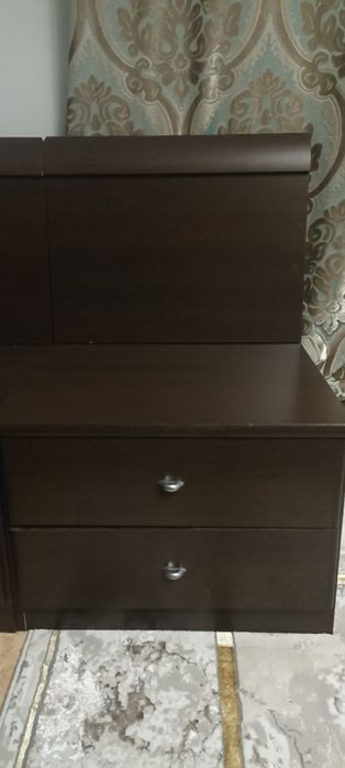 Прикроватные тумбы