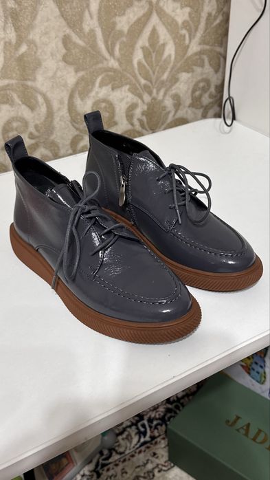 Продам демисезонную обувь