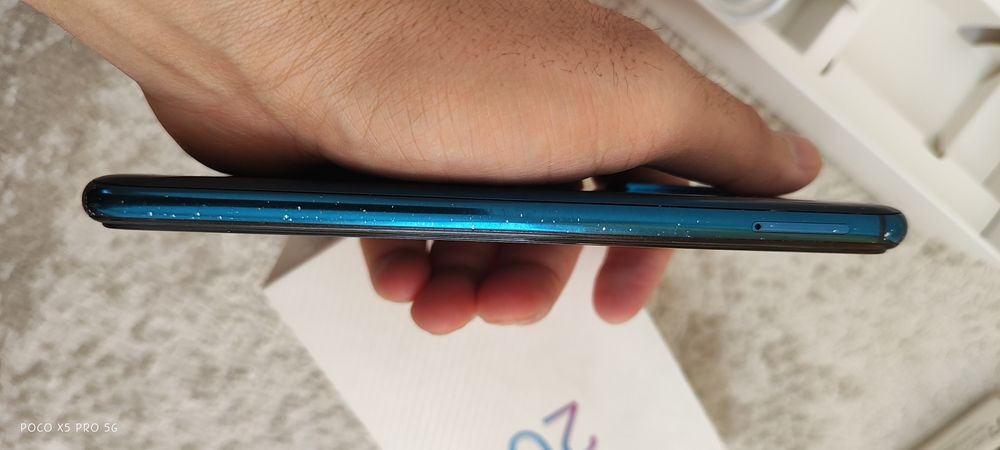 Honor 20 pro . 8/256 (Kirin 980-Mali G76 MP10)