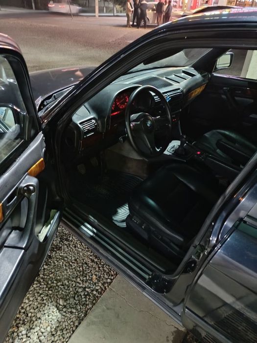 BMW E32 735i sotiladi