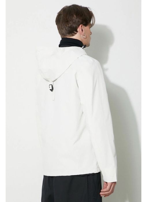 Продавам яке на napapijri