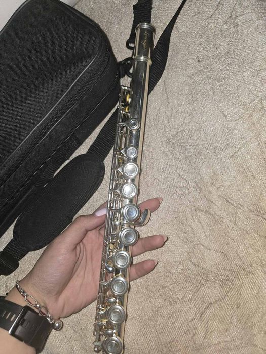 Надлъжна метална флейта с калъф – отлично състояние