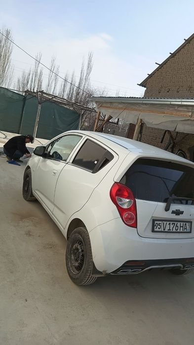 Spark sotiladi yili 2014 radnoy pirabek 300 yurgan kiraskasi toza