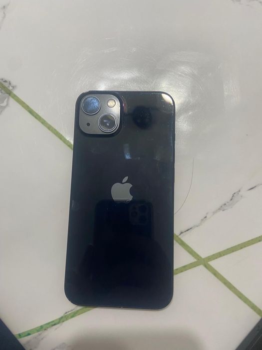 Продам Iphone 13