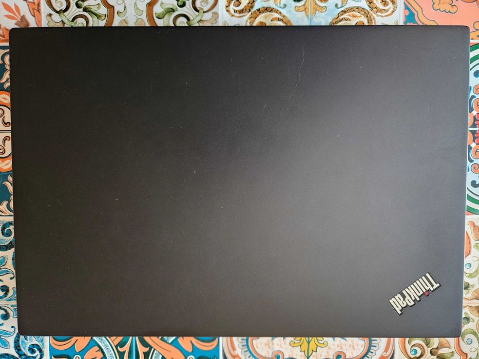 Лаптоп ThinkPad T490s