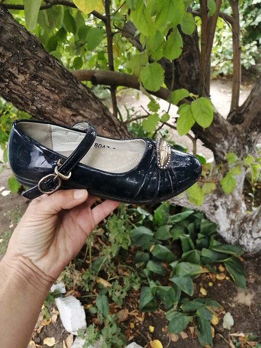 Продам туфельки, сандали 31,32, 34р