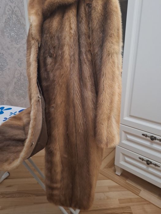 Haina  de  vizon  lunga  exclusivista