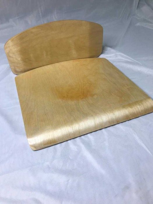 Сиденье и спинка стула ученического