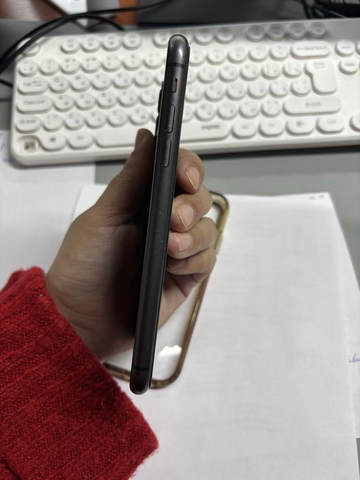 Продам Iphone 11