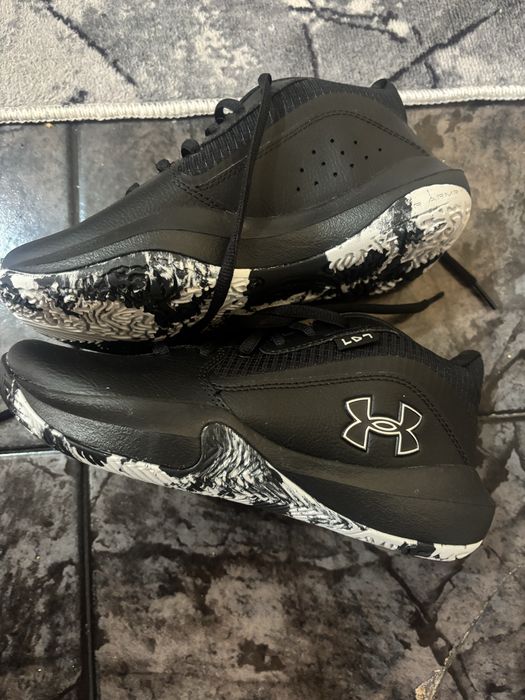 Маратонки under armour