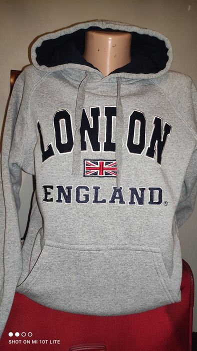 Суичър с качулка