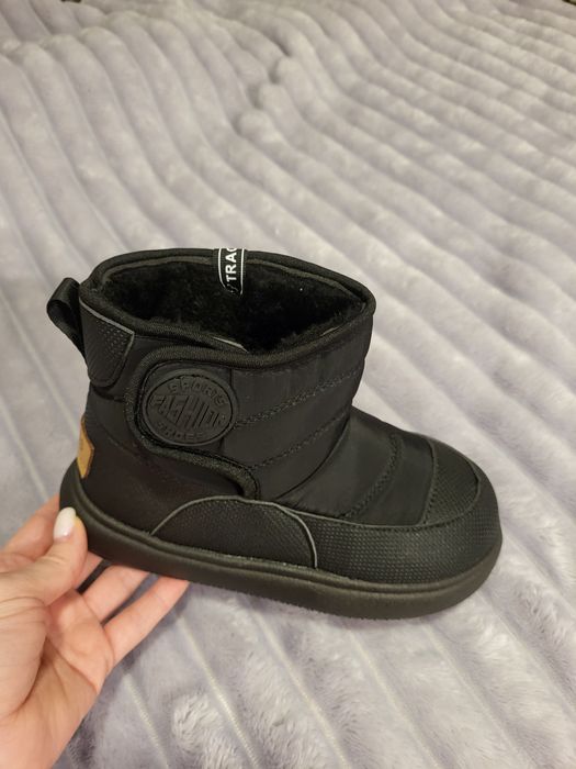 Продам детские сапоги