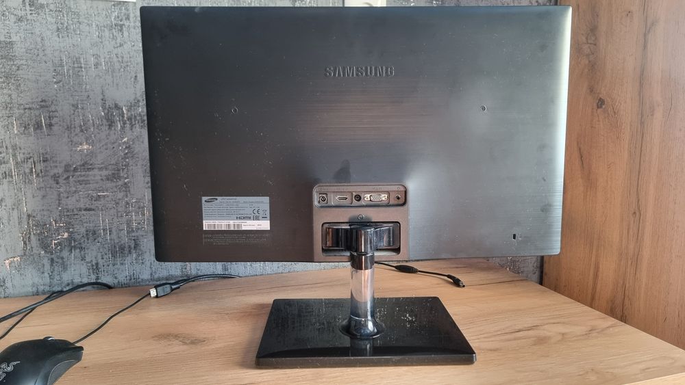 Монитор Samsung FullHD 24 дюйма