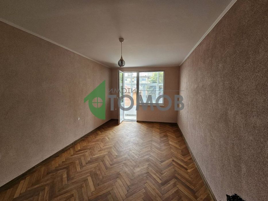 Дава се под наем Тристаен апартамент в Стара Загора, Център - 65 кв.м за 346.8 € - Снимка #2