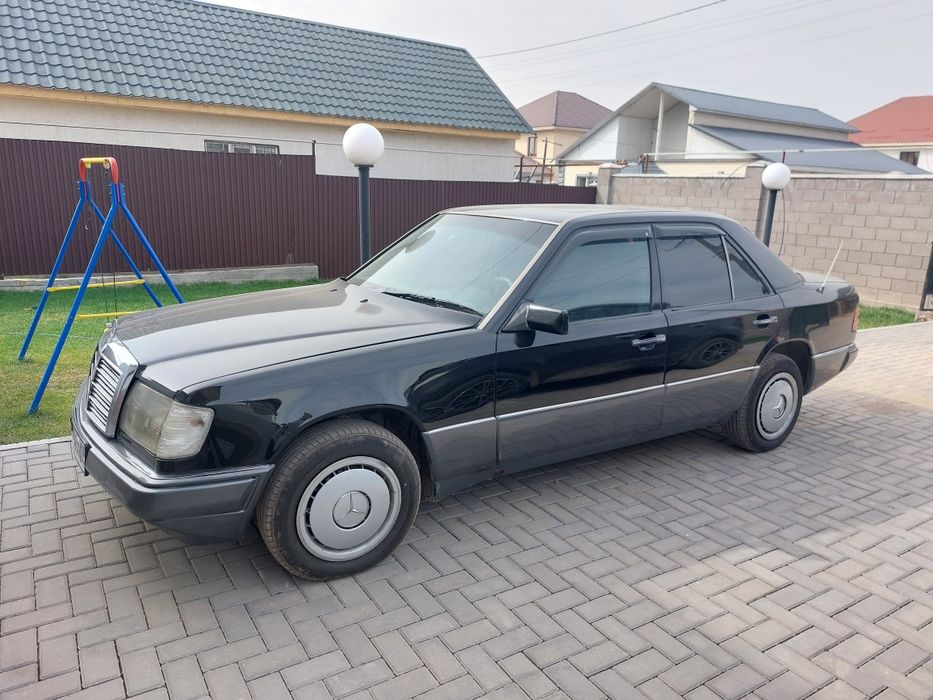Продам Мерседес W124  объем 2.3