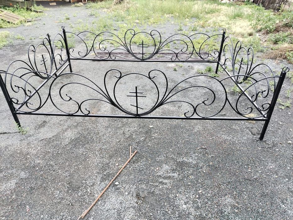 Оградки,калитки на зират