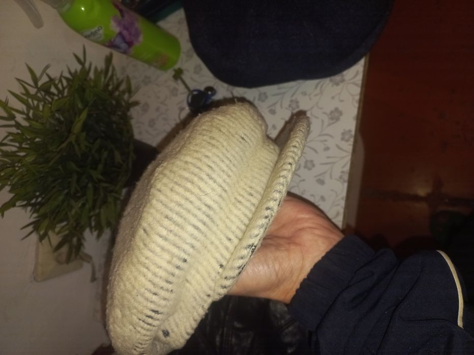 Кепки мужские и шапки. Не дорого