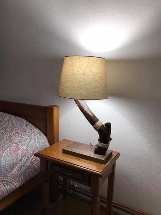 Veioze si lampadare din lemn