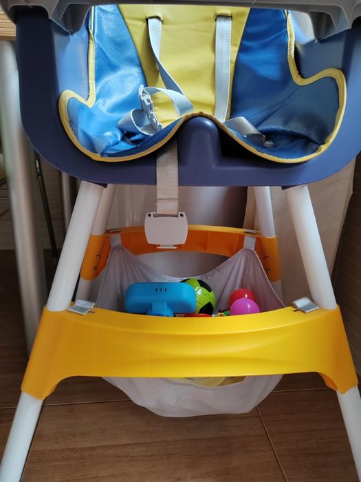 Vând scaun de masă bebe