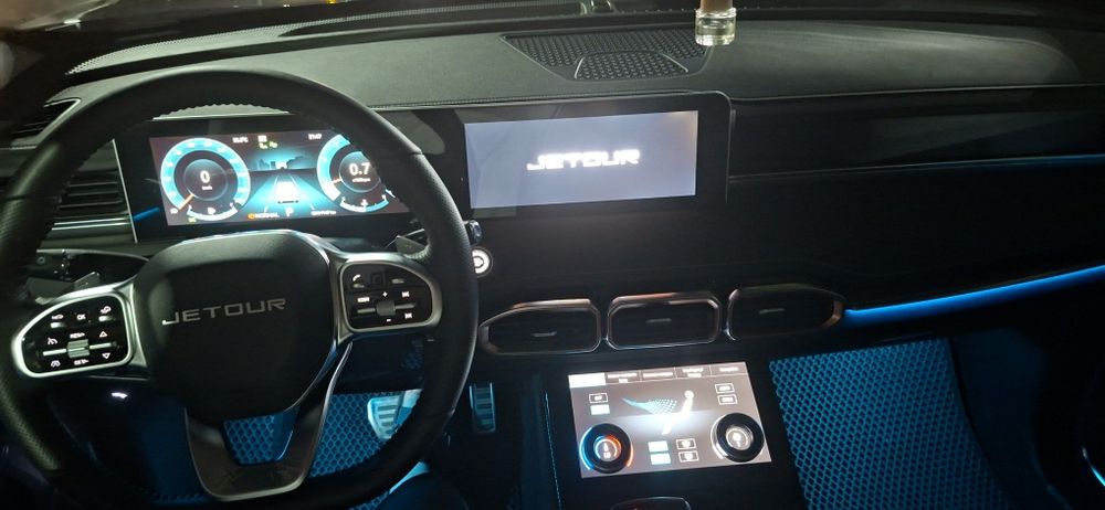 Jetour x70 plus full yangiday