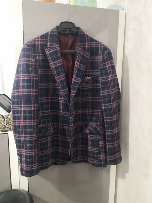 Vând sacou impecabil