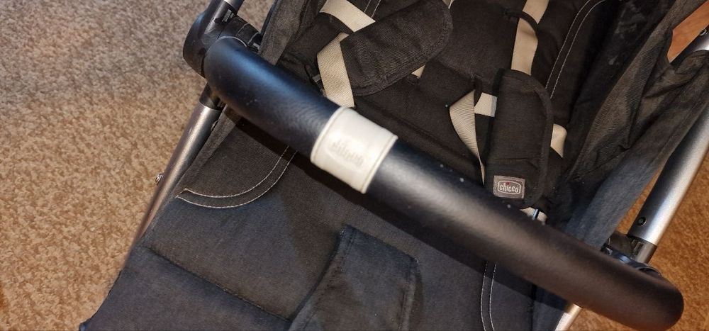 Коляска фирмы chicco