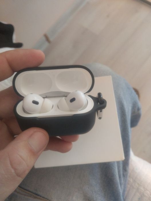 AirPods 2nd cener