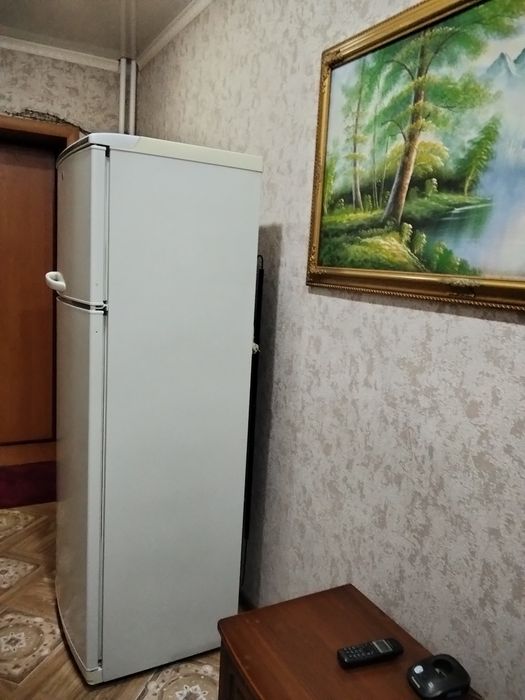 Продам холодильник 2х камерный