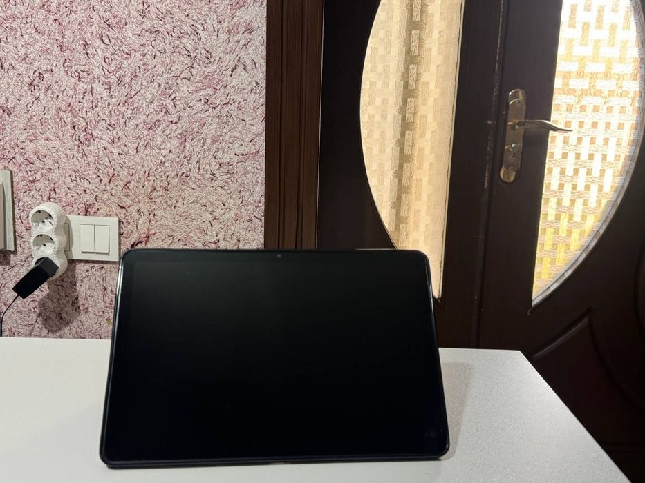 Samsung Galaxy Tab A9+ 5G 1 yil ishlatilgan, ideal holat