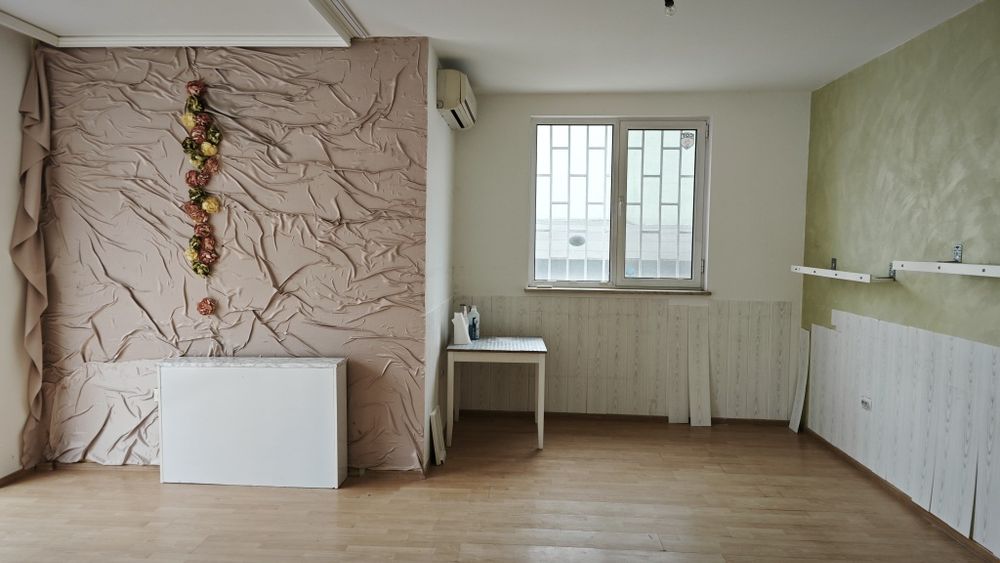 Под наем: Офис, помещение, магазин.