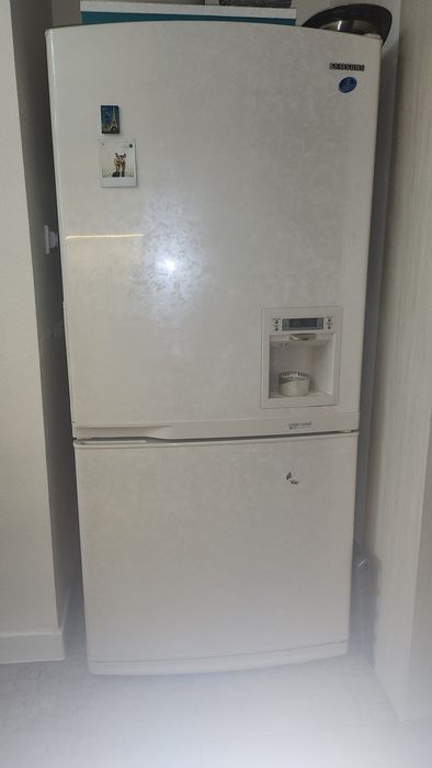 Холодильник Samsung