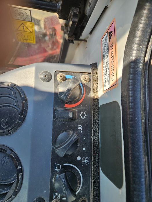 Mini excavator Tacheuci