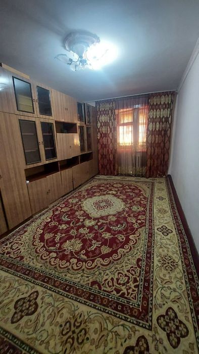 Yangiyol sentrda 4 etajli 2 etaj 2 honaliy