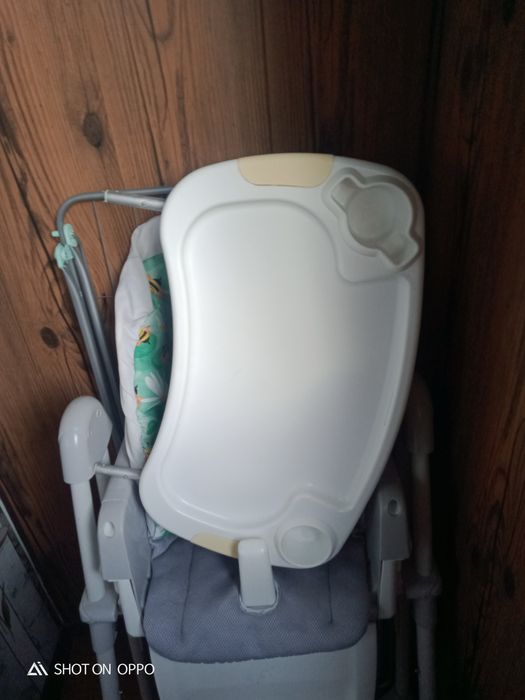 Продается столик для кормления