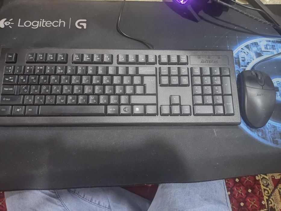 Yangi Full PC Monitori bilan