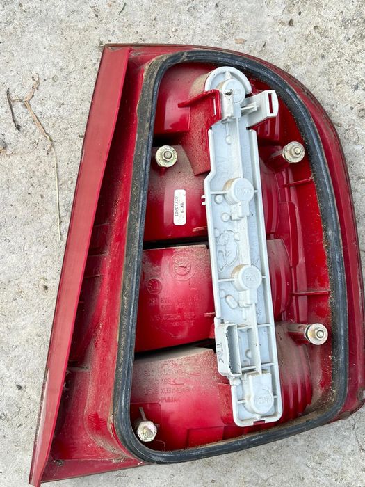 Vând tripla Skoda Fabia stânga/dreapta