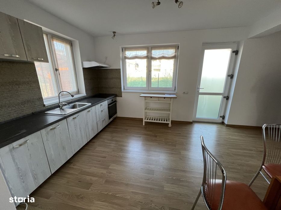 INCHIRIEZ casa 3 camere,constructie noua,zona Strand